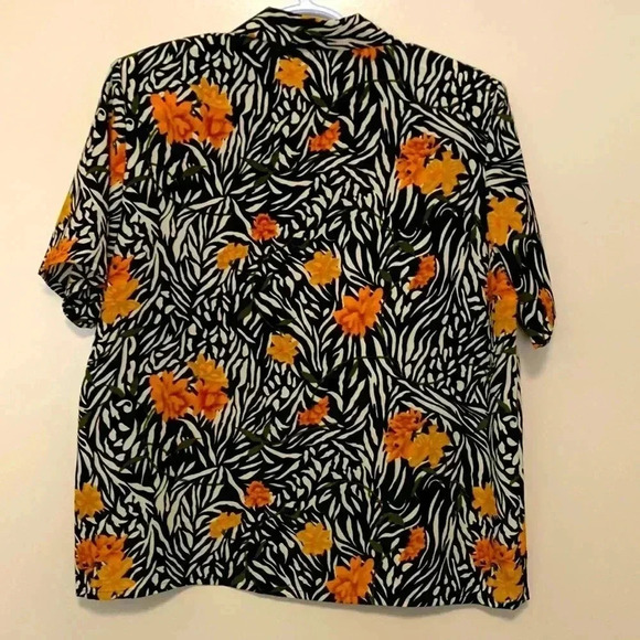 Vintage Traditional brightly coloured  button up, short sleeved blouse - Picture 3 of 6